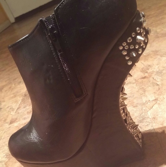 Black booties - Picture 3 of 4